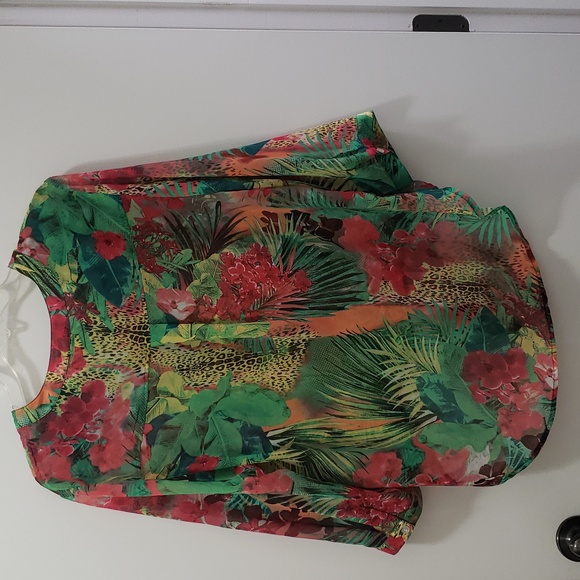 Chico's 3/4 Sleeve Top Semi Sheer Floral Print with Front Tie Waist Detail - Picture 5 of 12